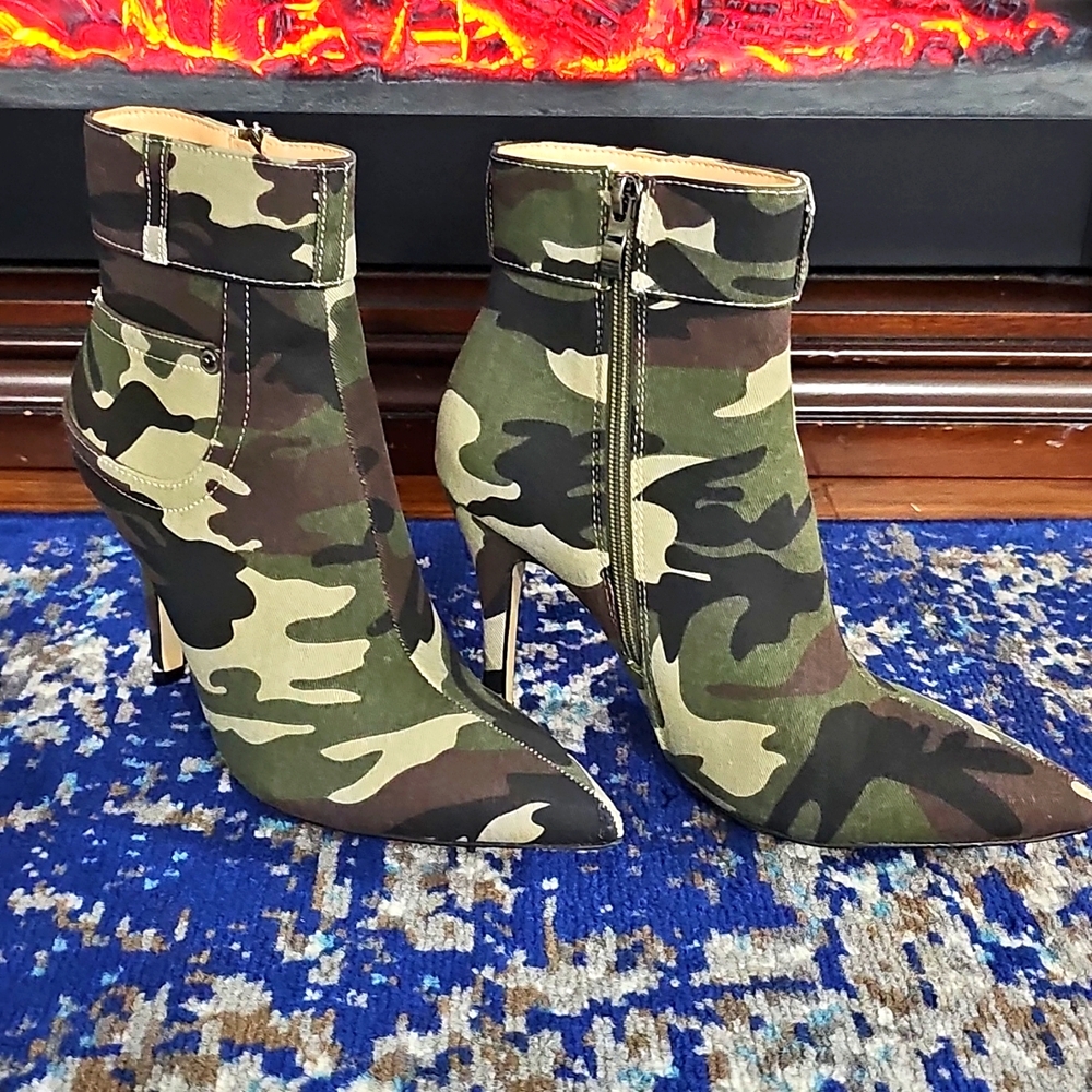 Camo Women Boots